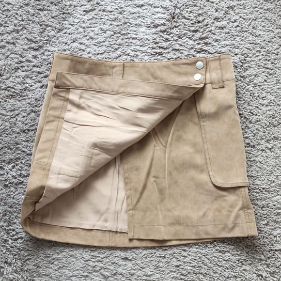 NWT Free People Distressed Tan / Camel Suede-Like Mini Skirt - Picture 3 of 10